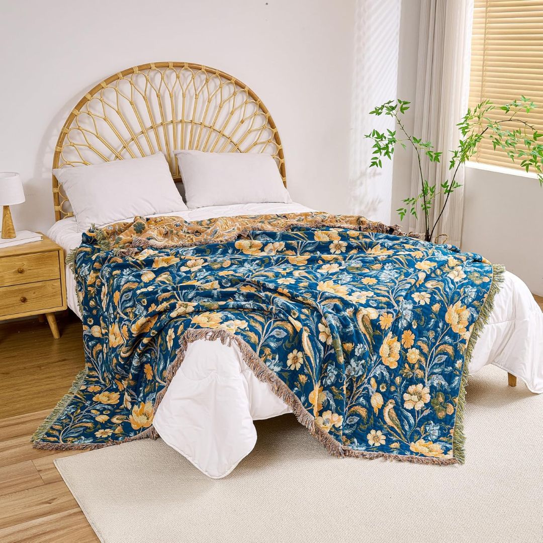Boho Cotton Throw Blanket – Reversible Floral Farmhouse Quilt in Floral Design I - Loom & Bloom